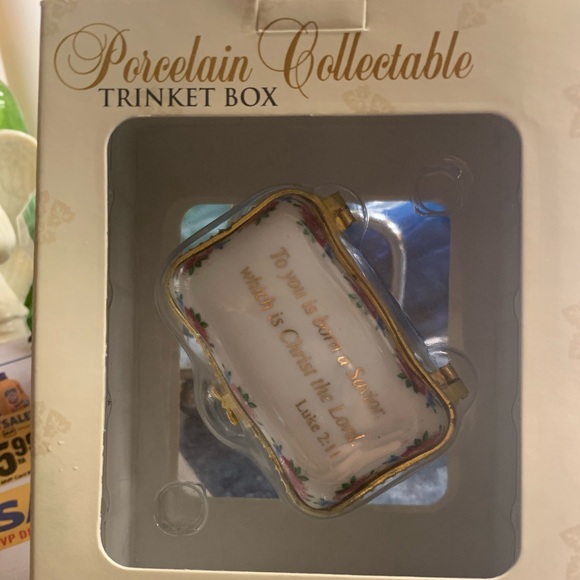 Porcelain Collectible Trinket Box 2 1/2” x 2 3/4” - Picture 1 of 8